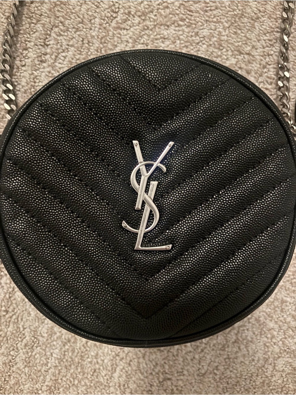 Round camera bag pebbles quilted black Crossbody with Silver chain & Logo - Picture 3 of 7